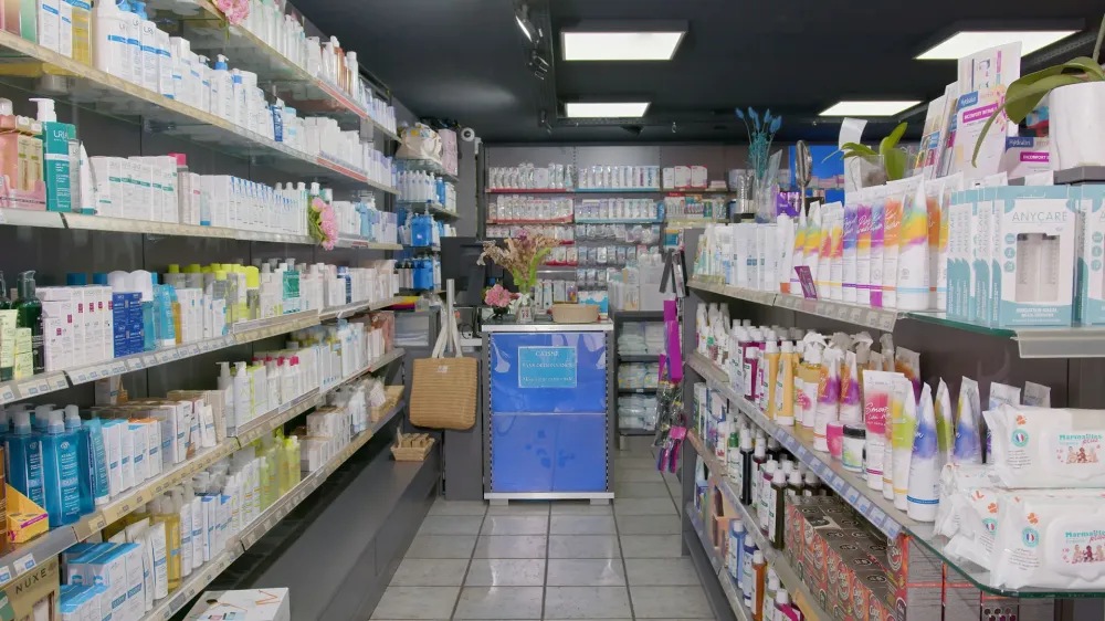 intérieur pharmacie (4)